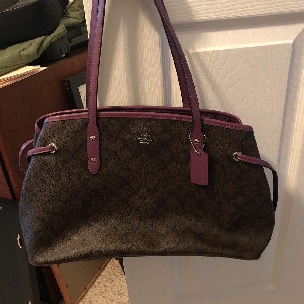 Coach Signature Drawstring Carryall (F57842)
